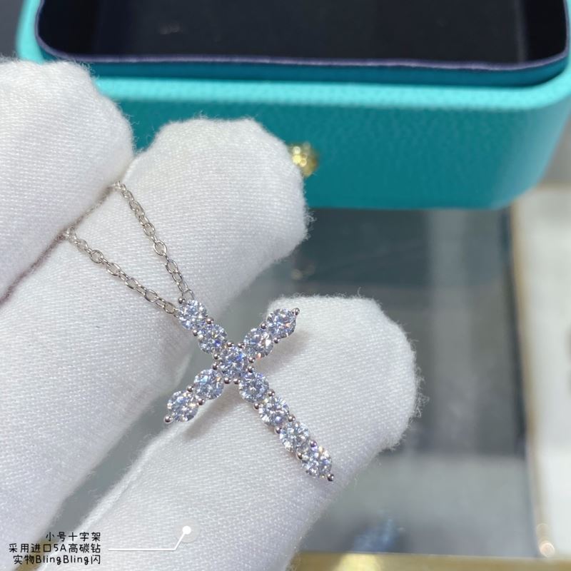 T*f*ny necklaces
